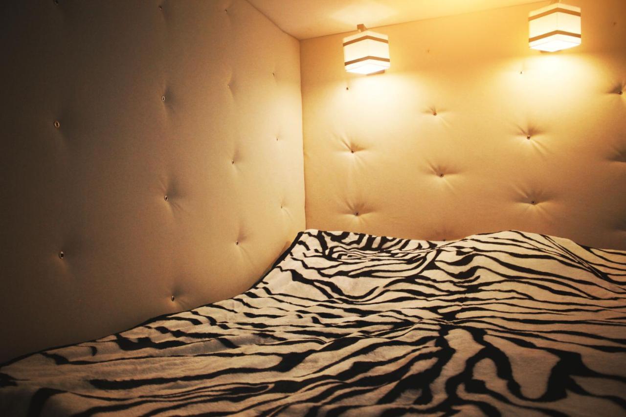 Apartment In The City Center Mini Iwano-Frankiwsk Zewnętrze zdjęcie